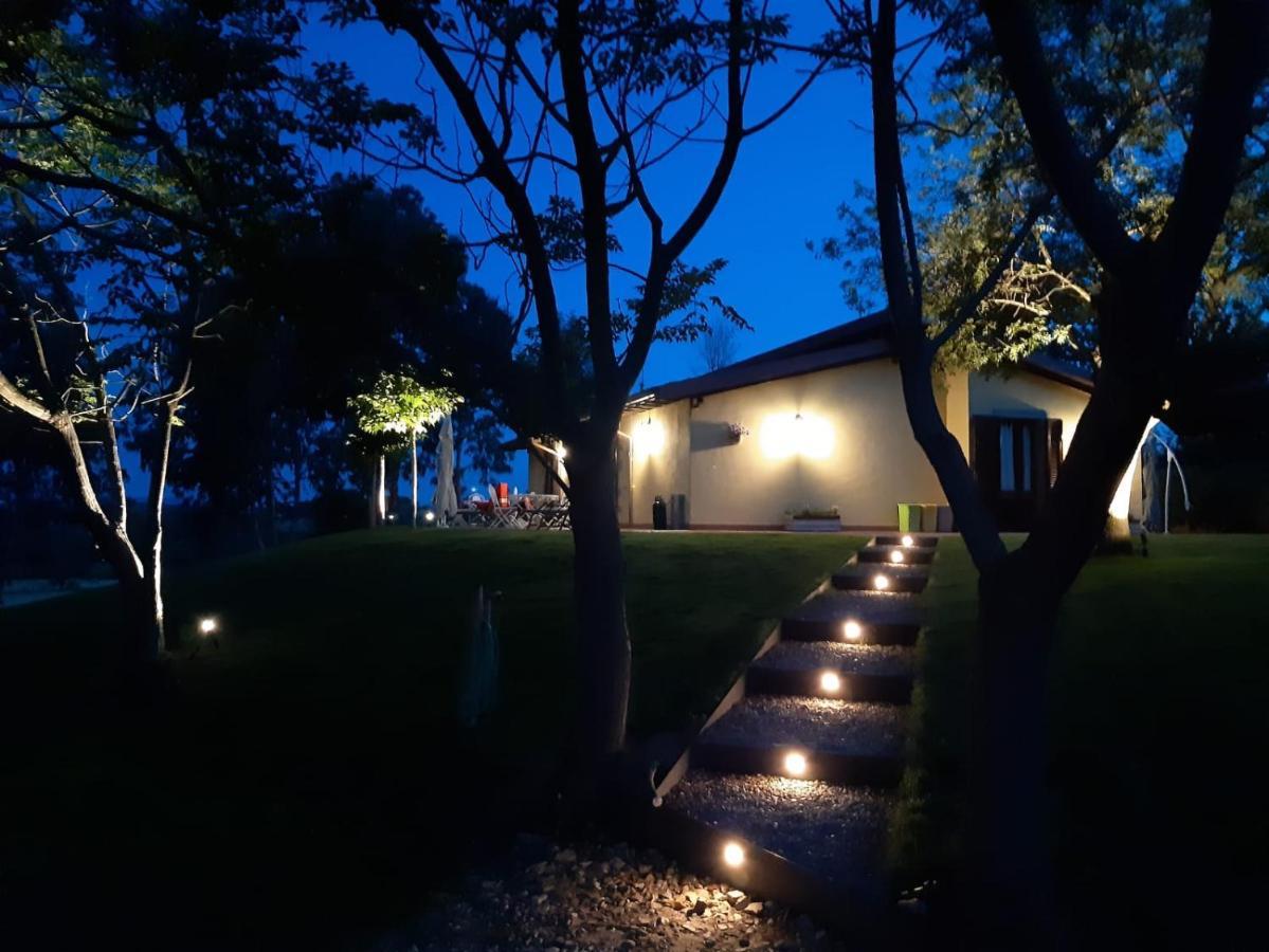 Agriturismo La Sorgente Фонтебланда Экстерьер фото