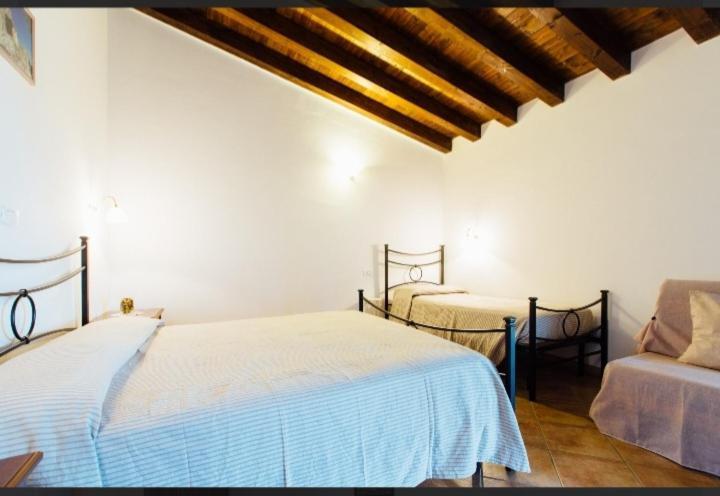 Agriturismo La Sorgente Фонтебланда Экстерьер фото